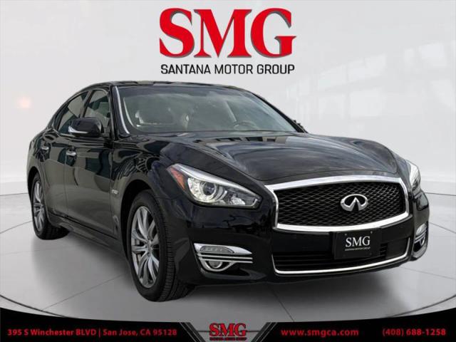 2017 INFINITI Q70h Base