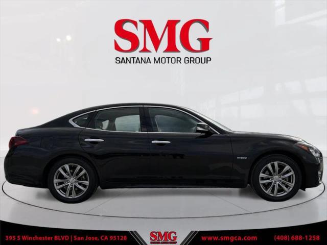 2017 INFINITI Q70h Base