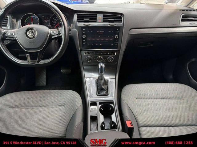 2017 Volkswagen e-Golf SE