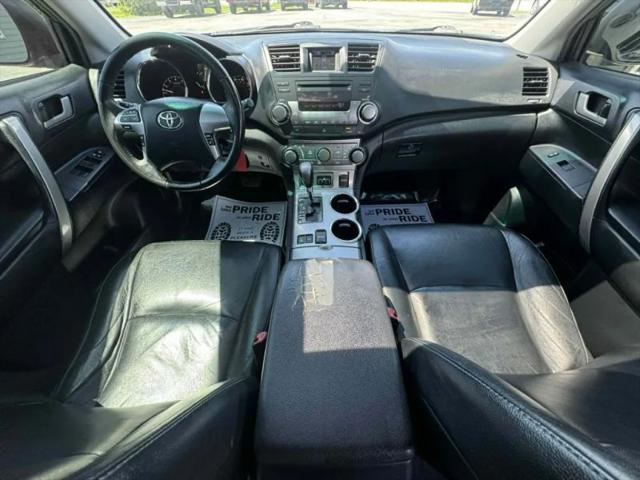 2011 Toyota Highlander SE V6