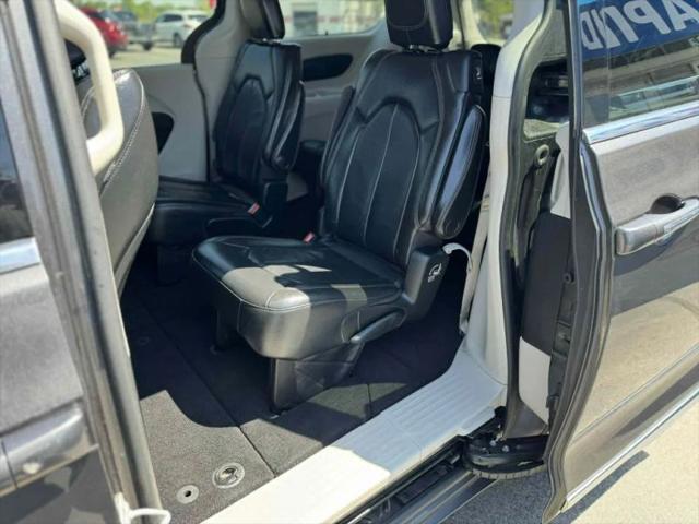 2017 Chrysler Pacifica Touring-L