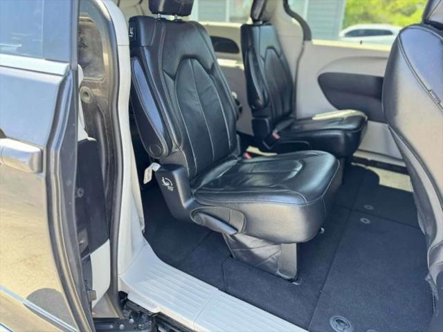 2017 Chrysler Pacifica Touring-L