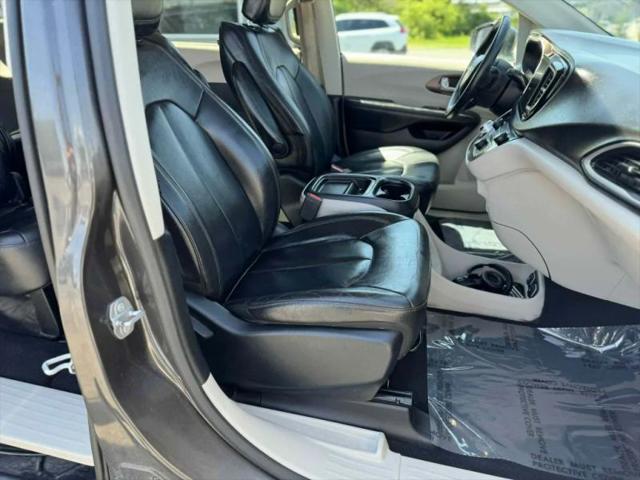 2017 Chrysler Pacifica Touring-L