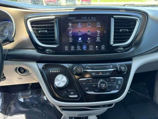2017 Chrysler Pacifica Touring-L