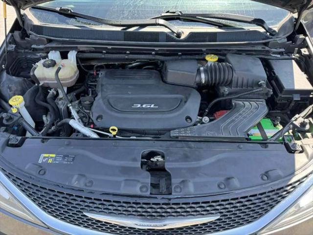 2017 Chrysler Pacifica Touring-L