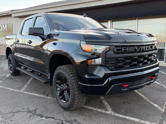 2024 Chevrolet Silverado 1500 4WD Crew Cab Short Bed Custom Trail Boss