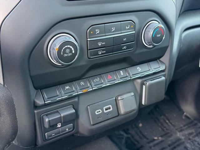 2024 Chevrolet Silverado 1500 4WD Crew Cab Short Bed Custom Trail Boss