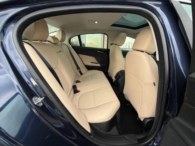 2017 Jaguar XE 35t Premium