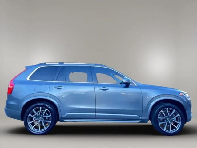 2017 Volvo XC90 T6 Momentum