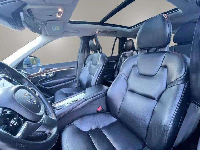 2017 Volvo XC90 T6 Momentum