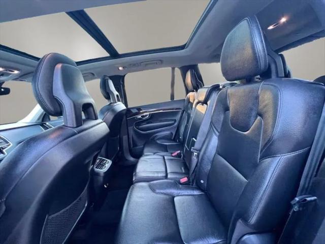 2017 Volvo XC90 T6 Momentum