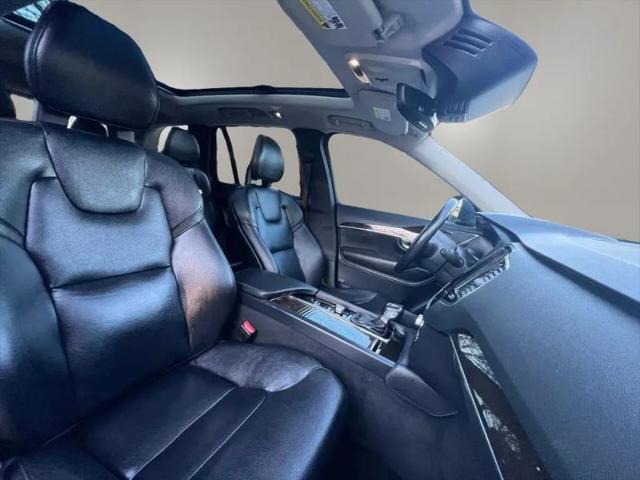 2017 Volvo XC90 T6 Momentum