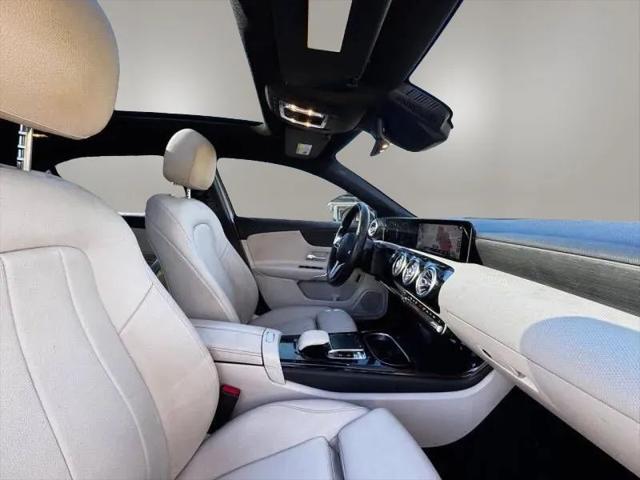2019 Mercedes-Benz A 220 A 220