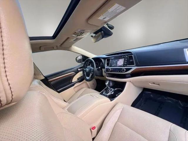 2019 Toyota Highlander Hybrid Limited Platinum