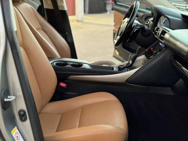 2017 Lexus IS 200t 200t
