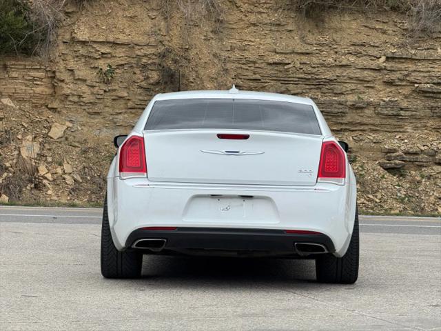 2018 Chrysler 300 Limited