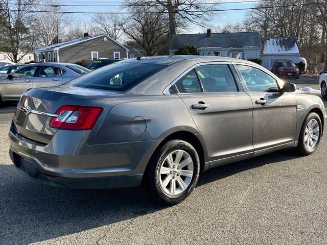 2011 Ford Taurus SE