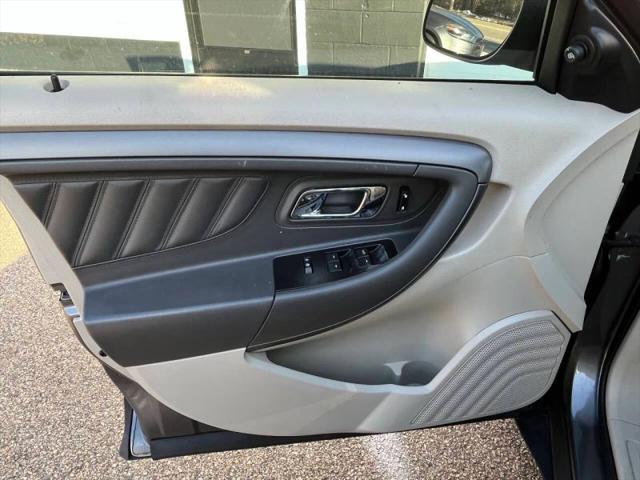 2011 Ford Taurus SE