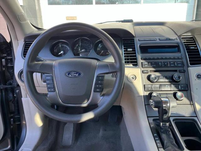 2011 Ford Taurus SE