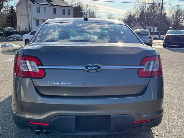 2011 Ford Taurus SE