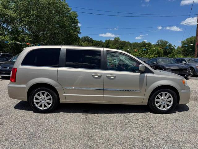 2013 Chrysler Town & Country Touring