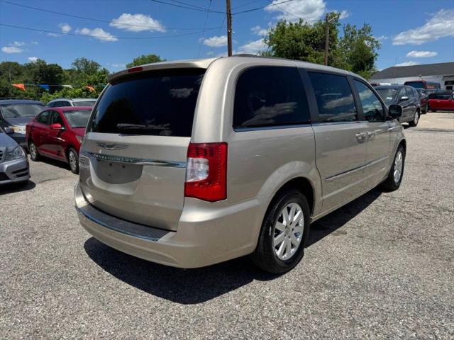 2013 Chrysler Town & Country Touring