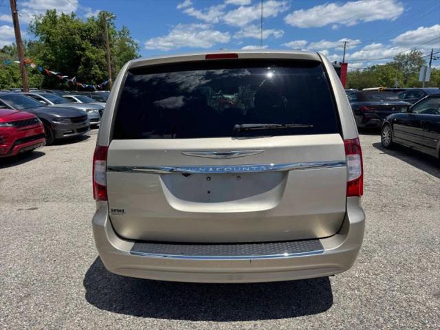 2013 Chrysler Town & Country Touring