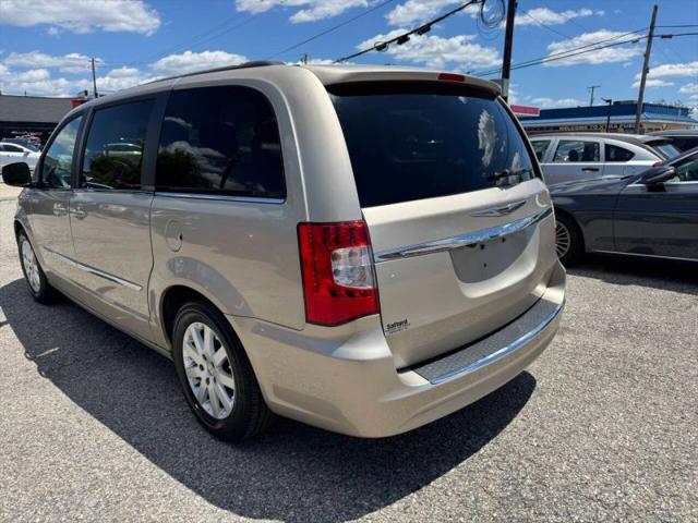 2013 Chrysler Town & Country Touring