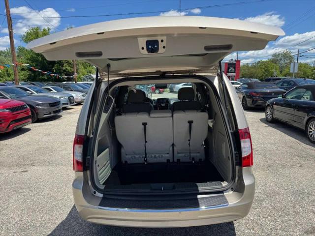 2013 Chrysler Town & Country Touring
