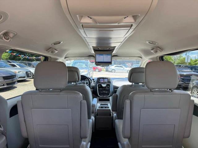 2013 Chrysler Town & Country Touring