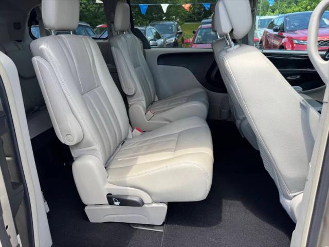 2013 Chrysler Town & Country Touring