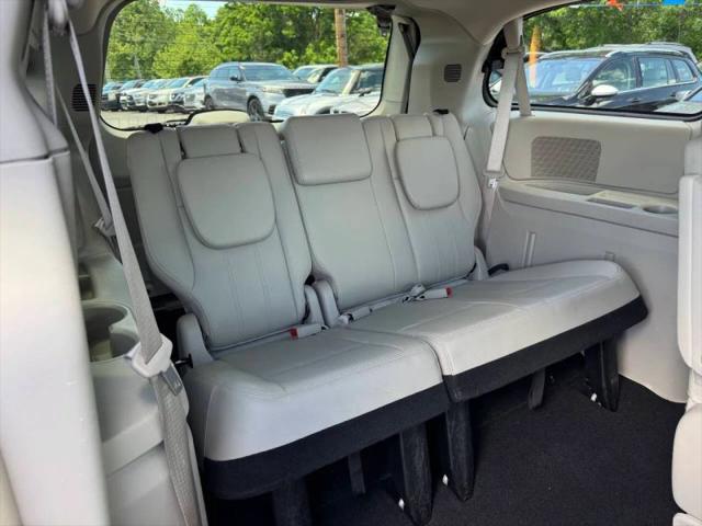 2013 Chrysler Town & Country Touring