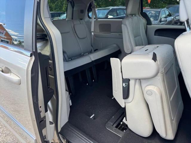 2013 Chrysler Town & Country Touring