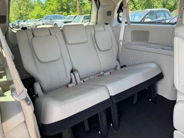 2013 Chrysler Town & Country Touring