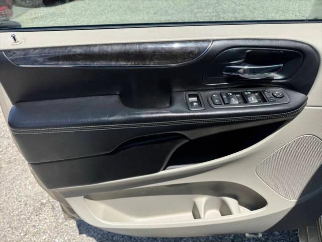 2013 Chrysler Town & Country Touring