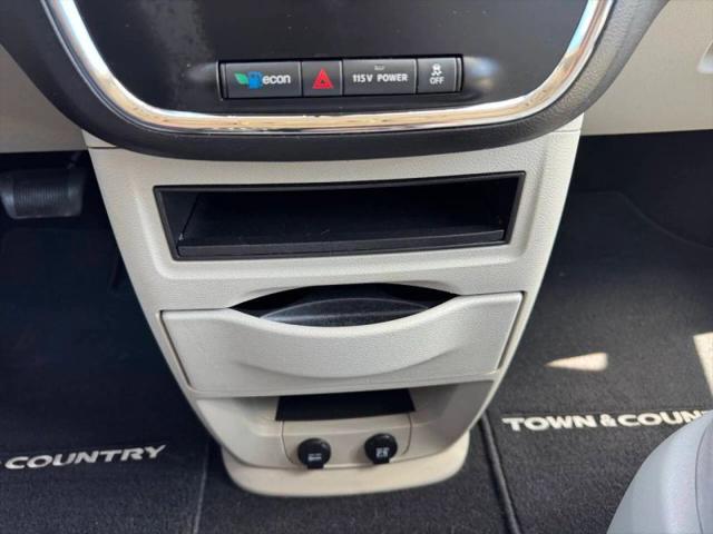 2013 Chrysler Town & Country Touring