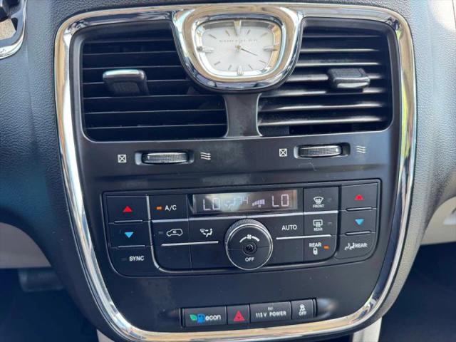 2013 Chrysler Town & Country Touring