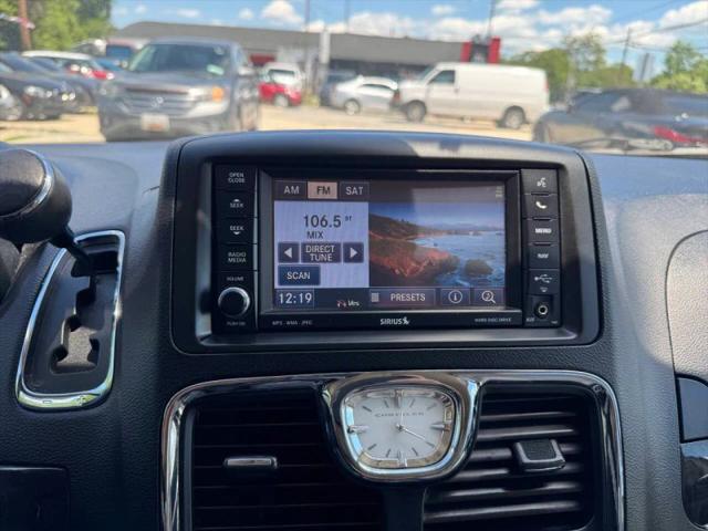 2013 Chrysler Town & Country Touring