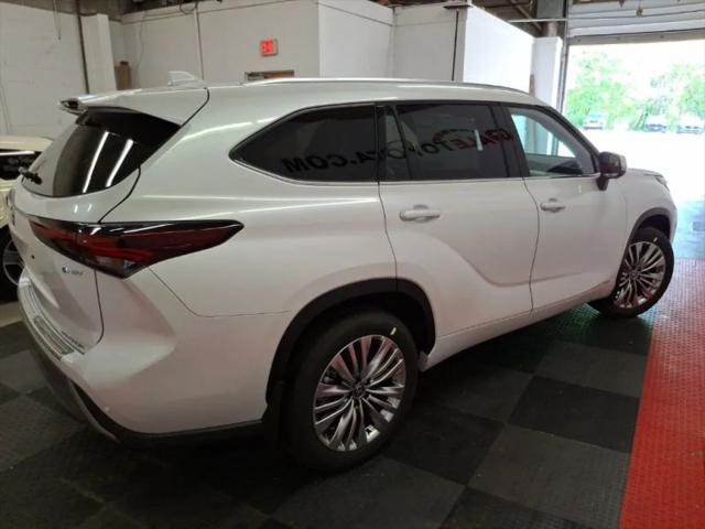 2026 Toyota Highlander Hybrid Platinum