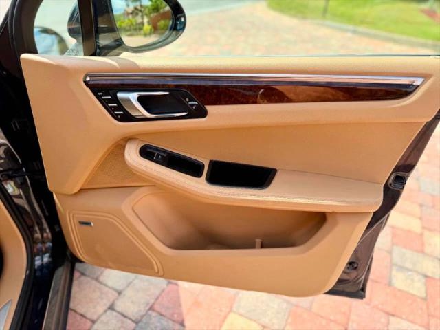 2015 Porsche Macan S