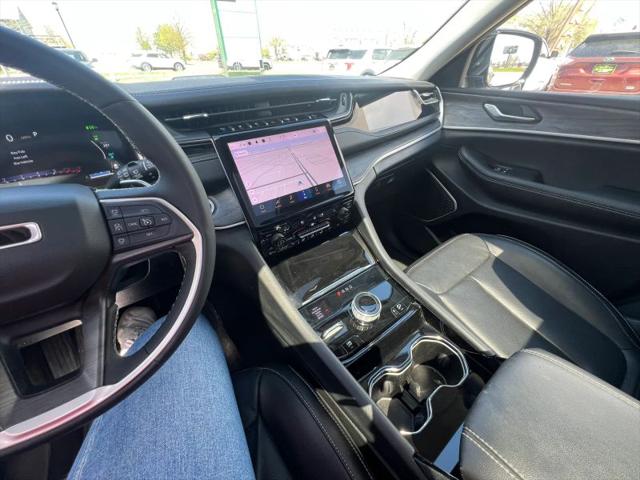 2023 Jeep Grand Cherokee 30th Anniversary Edition