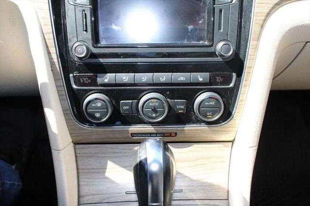 2016 Volkswagen Passat 1.8T SE