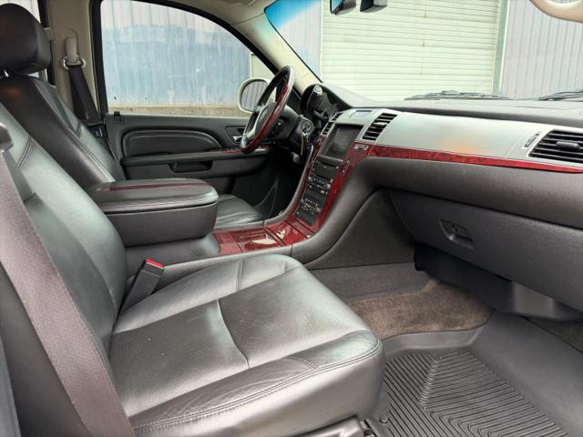 2010 Cadillac Escalade Luxury