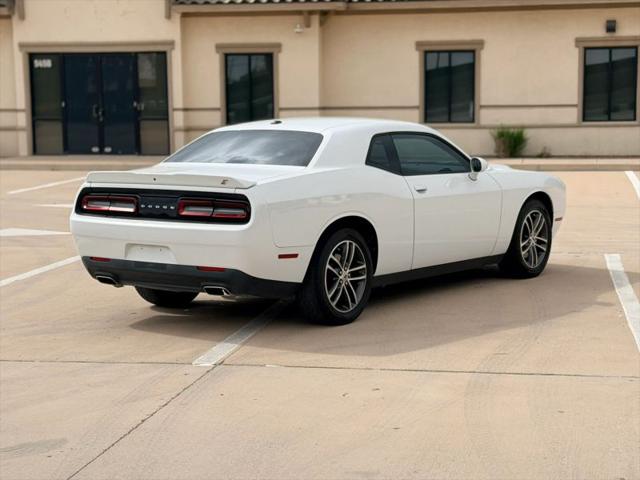 2019 Dodge Challenger SXT AWD