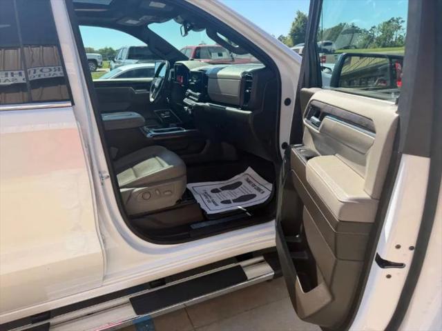 2022 GMC Sierra 1500 4WD Crew Cab Short Box SLT