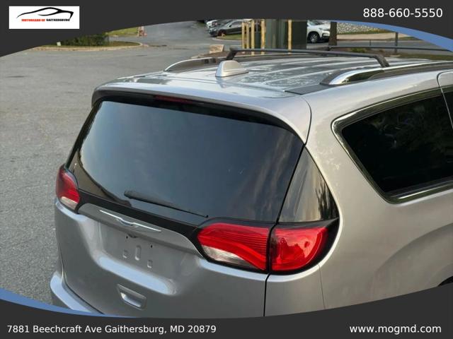 2017 Chrysler Pacifica Touring-L