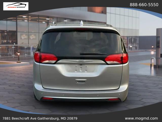 2017 Chrysler Pacifica Touring-L