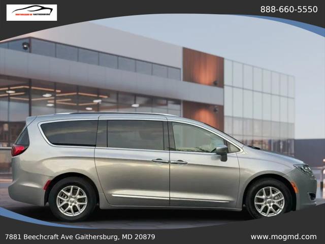 2017 Chrysler Pacifica Touring-L