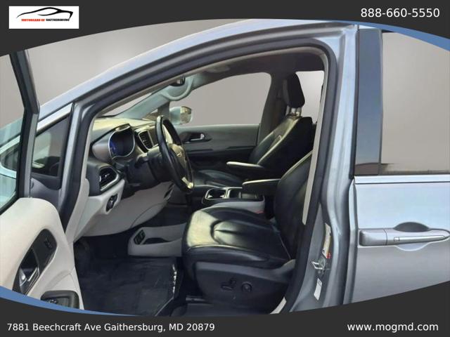 2017 Chrysler Pacifica Touring-L