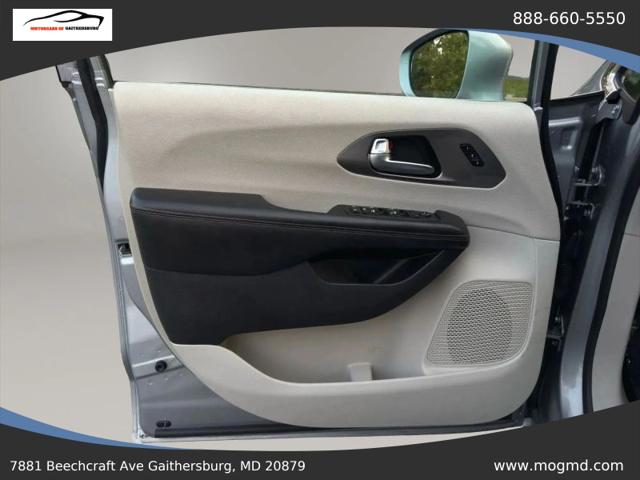 2017 Chrysler Pacifica Touring-L